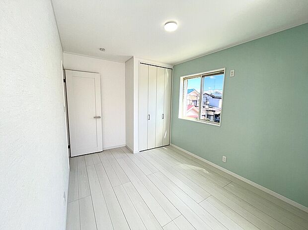 【A号棟居室】収納完備の明るい子供部屋