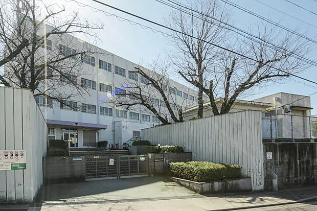 名古屋市立山根小学校（約761m）