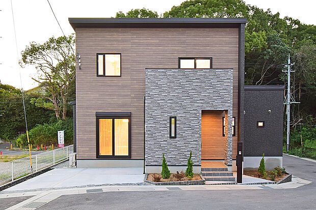 【前面道路も約6.2ｍ幅でゆったり♪】（1号地 モデルハウス）