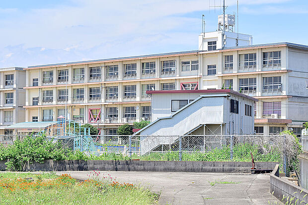 市立二見北小学校（約370m）