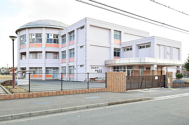 加古川市立川西小学校(約180m)