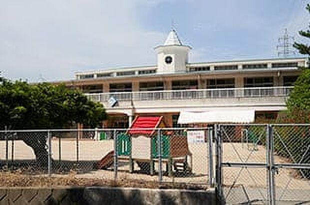 青山幼稚園（約680m）