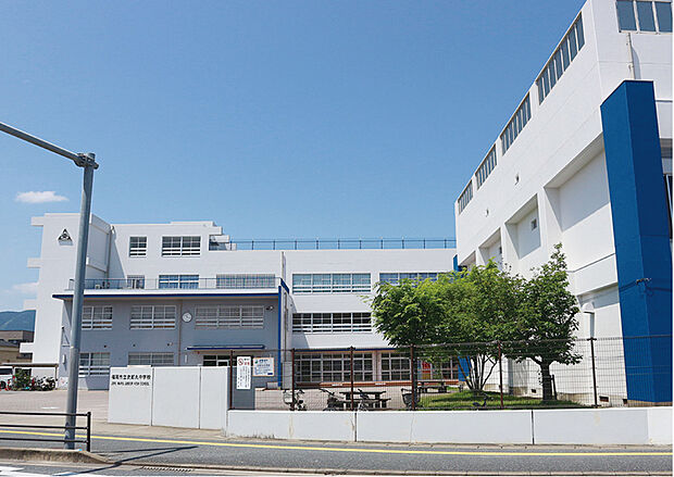 福岡市立「次郎丸」中学校（約450m）