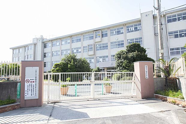 福岡市立「飯原」小学校(約210m)