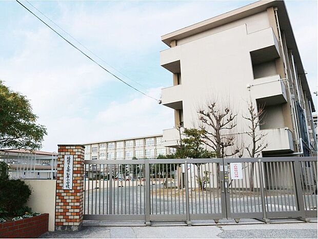福岡市立「舞松原」小学校（約750m）