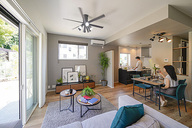 現地モデルハウス1号棟(内観)(販売中)