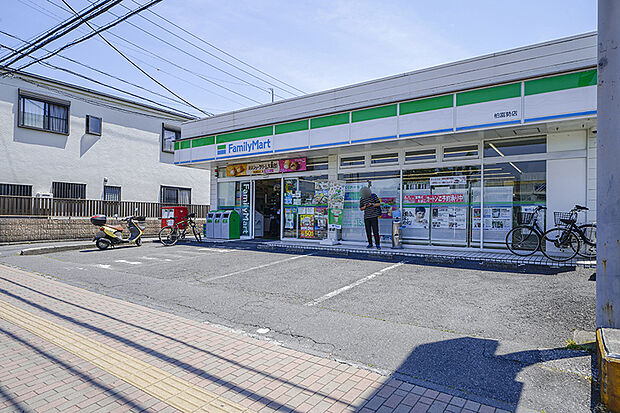 ファミリーマート 柏富勢店（現地より徒歩9分）