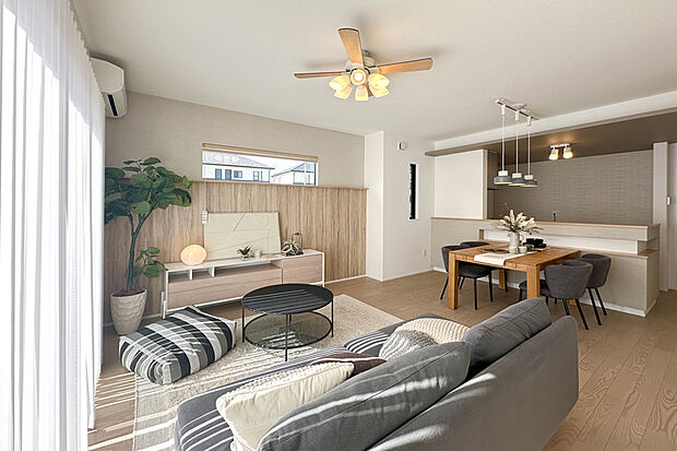 【モデルハウス5号棟】木の風合いや質感を活かしたアクセントパネルを採用。木のランダムな色合いが住まいをあたたかく包み込みます。※5号棟/2025年10月撮影(分譲済)