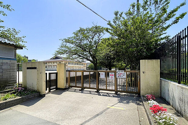 第一中学校(現地より徒歩20分)