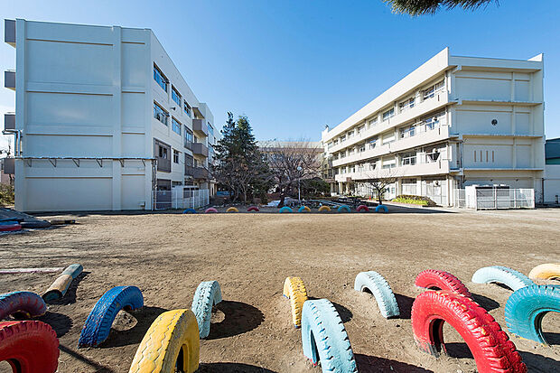 宮本小学校(現地より徒歩2分)
