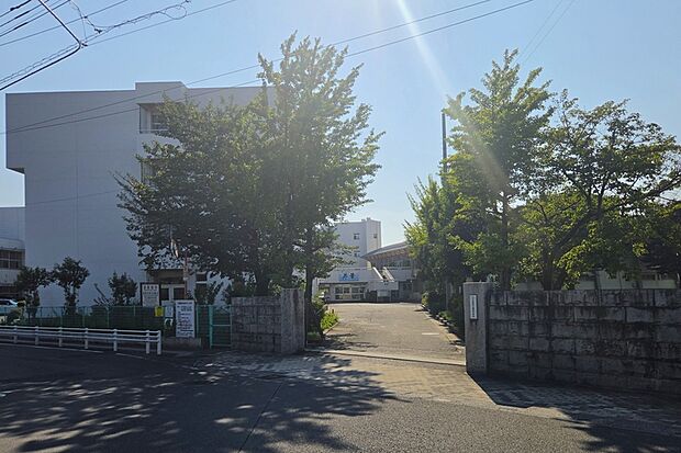 葦原中学校（現地より徒歩9分）