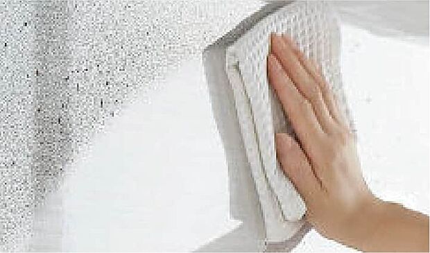 【キッチンパネル】フラットなキッチンパネルは、油ハネや調味料などの調理中に付いた汚れが簡単に拭きとれ、清潔さを永く保てます。