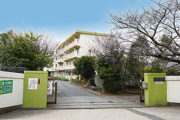 八児小学校(約220m)