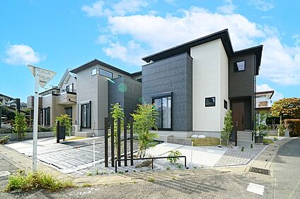 【一邸一邸が物語る、その土地の魅力を活かした住まい】