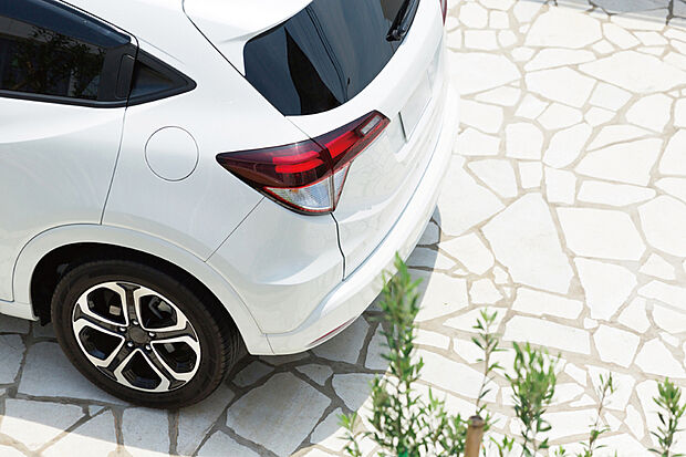 【【カースペース2台】】車を2台お持ちの家族に嬉しい2台分のカースペースをご用意しました。車がない時にはお子様の遊び場としても使用できます。※2台目は車種制限があります。※写真はイメージです。