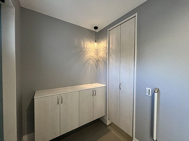 【3号棟　玄関】