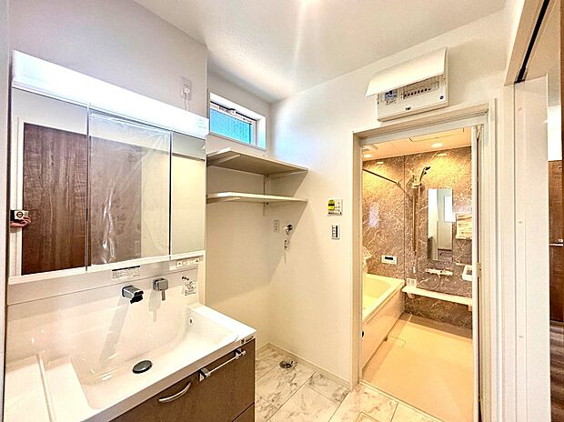 【2号棟 洗面化粧室】