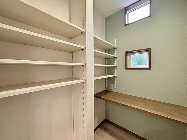 【1号棟　パントリー＆ワークスペース】