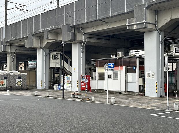 埼玉新都市交通伊奈線「伊奈中央」駅（約150m）