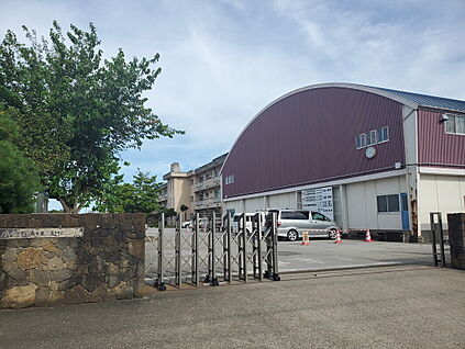 小山市立桑中学校 1300m(徒歩17分)