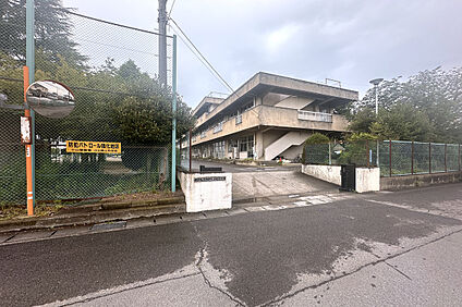 小山市立小山第三中学校 2200m(徒歩28分)