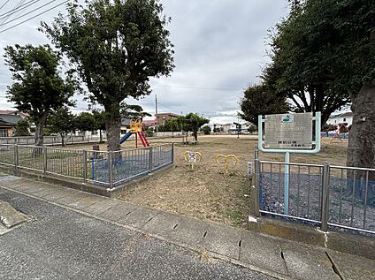 諏訪公園 530m(徒歩7分)