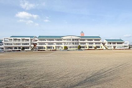 高根沢町立西小学校 徒歩600m