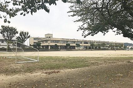 伊勢崎市立殖蓮中学校 徒歩2400m