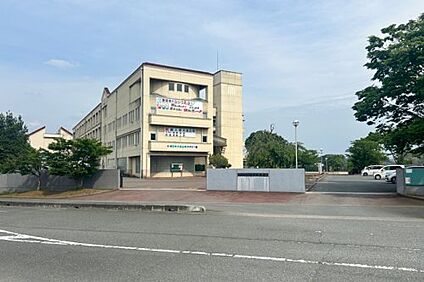 寄居町立寄居中学校 徒歩150m