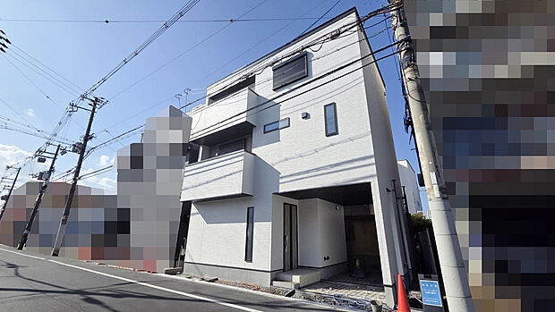 【【現地写真】】大阪メトロ谷町線「喜連瓜破」駅徒歩9分。建築条件付き売土地全2区画。東側前面道路の幅員は約7.5mと開放感のある立地です。