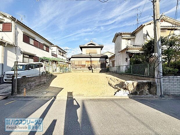 35坪越えの広々とした土地にゆったりとした3LDKの新築♪車も2台並列駐車が可能!