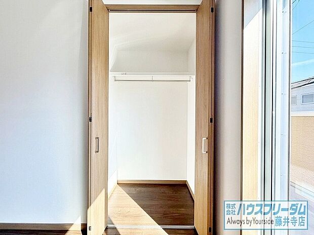 【収納】全居室収納がありますので、すっきりと整理整頓できます♪お洋服や、出番の少ない季節物の家電などをスッキリ収納できますのでゆったりとした住空間で毎日快適にお休みいただけます!
