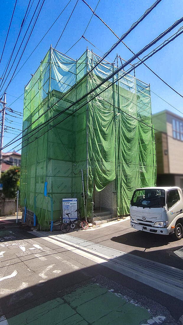 高台の3方角地に建っているので、陽当たりも良好です。