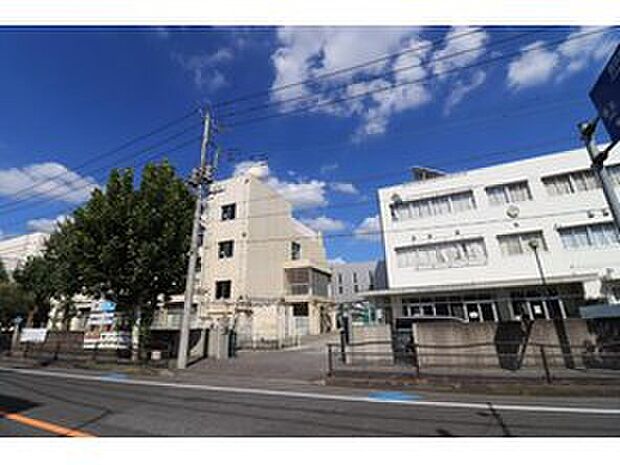 川口市立十二月田中学校（約580m）