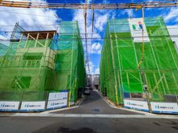 【分譲地前面道路】■分譲地の前面道路より撮影
前面道路は幅員6.0ｍの市道。分譲地内は4.0ｍの私道になります。
現地（2025年10月）撮影