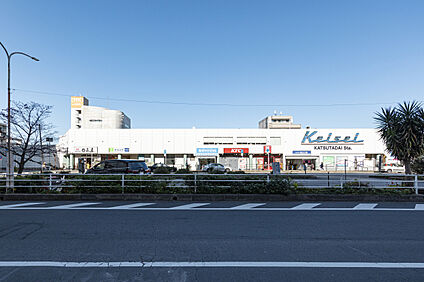 京成電鉄「勝田台駅」東葉高速鉄道「八千代中央駅」 現地から310m～330m。(徒歩4分～5分。)