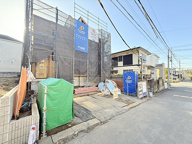 【2025.11.30　販売現地】　快適な暮らしが叶う間取り設計に、折上天井やアクセントクロスなど、空間にメリハリを演出するデザインも魅力です。