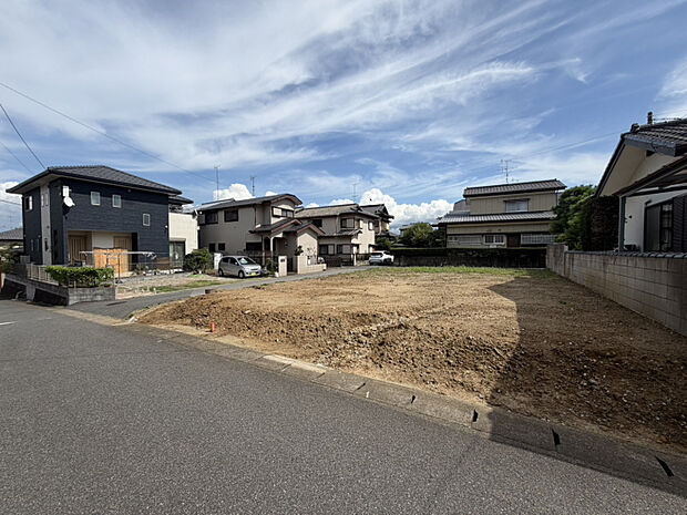 【2026/8/21　販売現地】　三方角地、敷地面積63坪超の好立地◎JR総武本線「四街道駅」より徒歩22分、4LDKの住まいです。