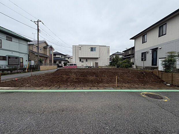 【2026/9/26　販売現地】　品質・性能にこだわったブルーミングガーデンの長期優良住宅。快適な暮らしが叶う間取り設計に、折上天井やアクセントクロスなど、空間にメリハリを演出するデザインも魅力です。