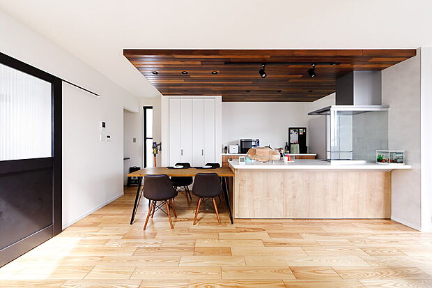 ゆとりのゆとりの施工面積（最大140m2：延べ床面積115m2、車庫面積15m2、バルコニー面積10m2含む）で理想をカタチに。