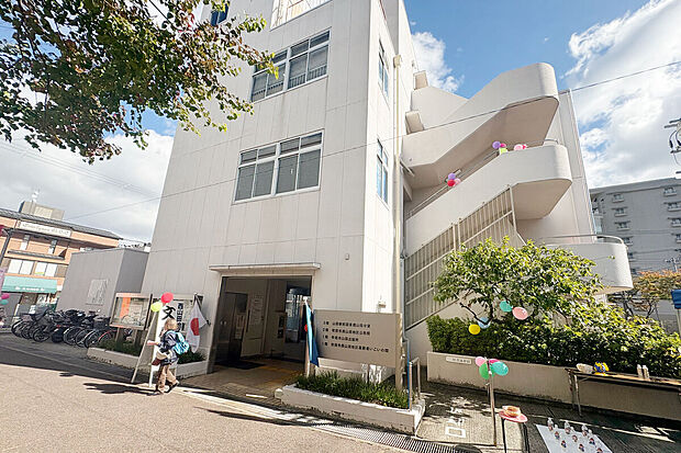 吹田市立図書館 山田分室(約400m)