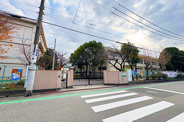 尼崎市立大成中学校（約700m）