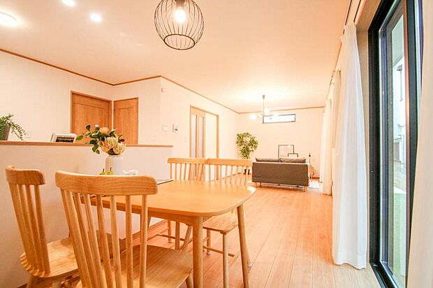 LDK|お部屋のどのスペースを利用していても家族と話しやすい間取りとなっております。