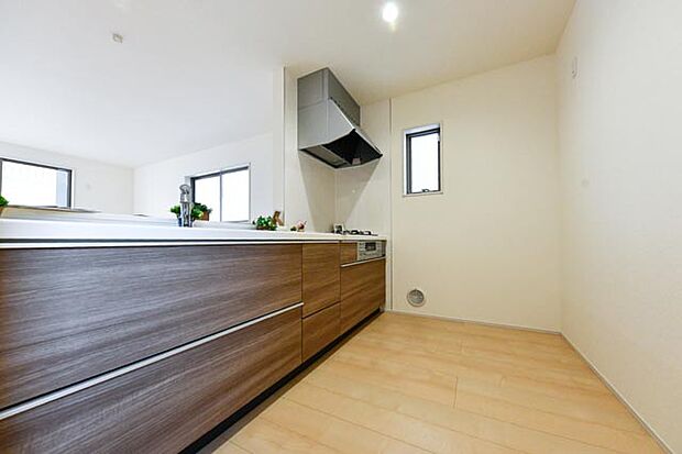 【キッチン】人気の対面キッチンでコミュニケーションも増えます