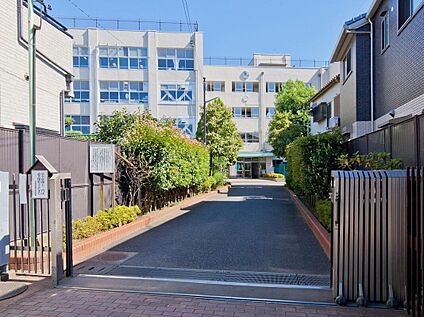 練馬区立大泉学園中学校 1300m