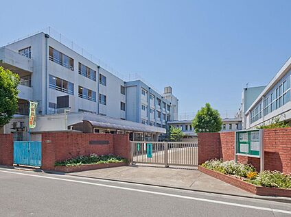 練馬区立三原台中学校 570m