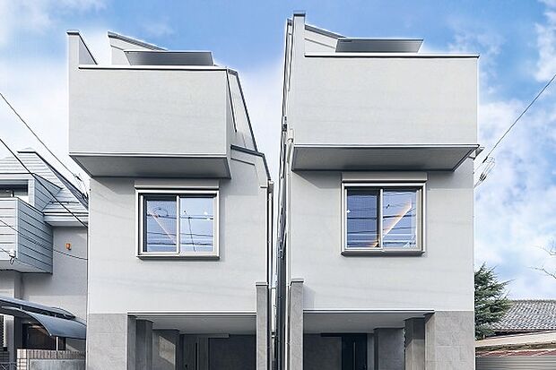 建物外観／全館空調システム搭載、一年を通して快適で心地よい住環境を実現。居室だけでなく水回りや廊下なども温度差を少なくすることでヒートショックリスクを軽減します。