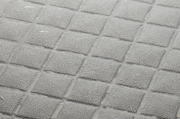 【【キレイサーモフロア】】スポンジが奥まで届きやすい構造と、特殊な表面処理で床表面に皮脂汚れが固着しにくく、水が皮脂汚れの間に入るので、お掃除が簡単です。