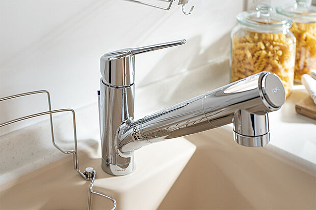 【【蛇口一体型浄水機能付水栓】】“飲む・洗う・調理”のあらゆるシーンに対応し、いつでも安心でおいしい水が味わえる蛇口一体型浄水器です。ワンプッシュで浄水・原水の切替ができます。