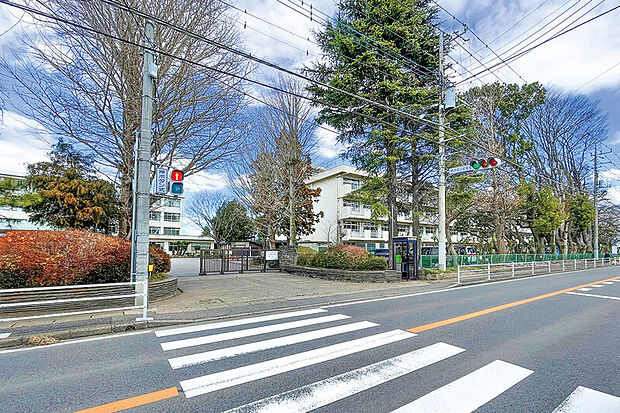 我孫子中学校(就学指定校)（現地より徒歩6分）